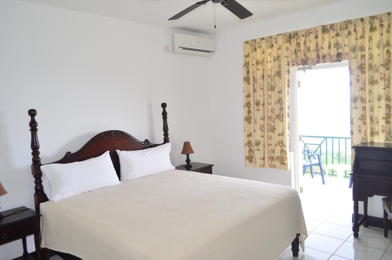 Pink Rock Inn Bed And Breakfast โอโชรีโอส ภายนอก รูปภาพ